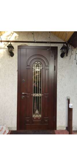 НАШИ РАБОТЫ Входная дверь металлическая в дом. С двух сторон  накладки из тонированной влагостойкой фанеры